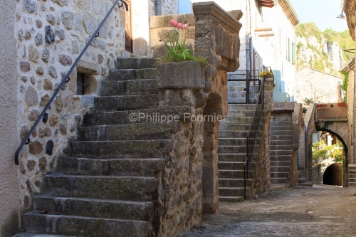 IMG_14041740_RUE DES BALCONS VOGUE VILLAGE DE CARACTERE ARDECHE