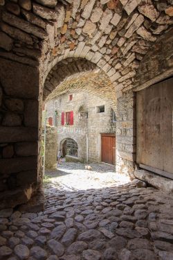 IMG_13046076_RUELLE_VOUTEE_LABEAUME_VILLAGE_DE_CARATERE_ARDECHE_