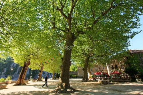 IMG_14042051_PLACE DU SABLAS LABEAUME VILLAGE DE CARACTERE
