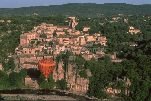 078902_MONTGOLFIERE A BALAZUC ARDECHE 07