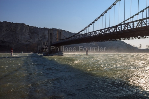 IMG_12021337_Ardeche (07) viviers pont suspendu du robinet, le r