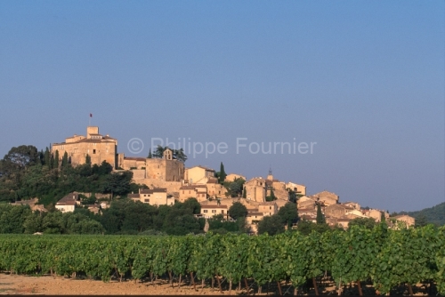 IMG_84820_VAUCLUSE (84)  ANSOUIS VUE GéNERALE LE CHâTEAUX
