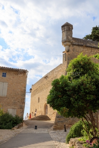 IMG_18068279_VAUCLUSE (84)  ANSOUIS PATRIMOINE PARVIS DE L'éGLI