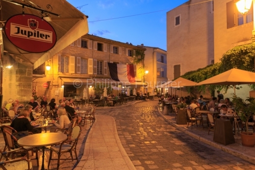 IMG_18068475_VAUCLUSE (84)  LOURMARIN LE VILLAGE EN SOIRéE TERR