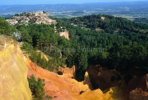 IMG_84074_VAUCLUSE (84)  ROUSSILLON PARC NATUREL REGIONAL DU LUB