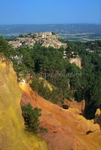 IMG_84075_VAUCLUSE (84)  ROUSSILLON PARC NATUREL REGIONAL DU LUB