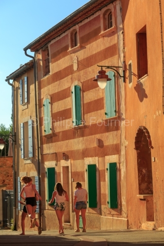 IMG_18072020_VAUCLUSE (84)  ROUSSILLON FAçADE DE MAISON DE VILL