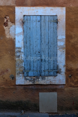 IMG_18072027_VAUCLUSE (84)  ROUSSILLON FAçADE DE MAISON DE VILL