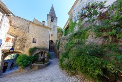 IMG_1907092695_Vaucluse (84)  Crestet Villages perchés fontaine