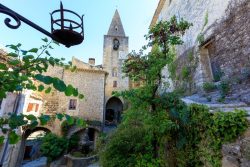 IMG_1907092697_Vaucluse (84)  Crestet Villages perchés fontaine