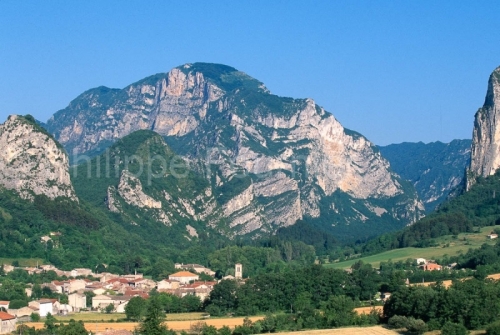 IMG_261657_drome (26)  saou le village rocher de la grande pomer