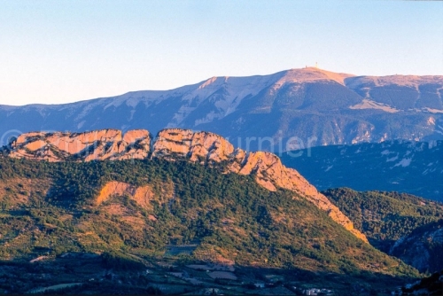 IMG_262080_DROME (26)  BUIS LES BARONNIES SOLEIL COUCHANT SUR LE
