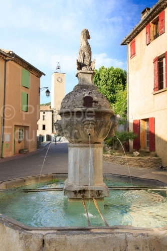 Le lavoire et la fontaine au dauphinIMG_14066421_FONTAINE AU DAU