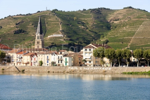 IMG_17085975_drome (26)  tain l'hermitage le village façade de