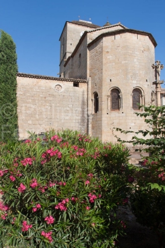 IMG_51005_CHEVET EGLISE NOTRE DAME DE L ANNONCIATION VINEZAC VIL