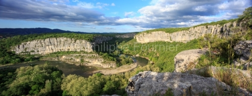 IMG_13059056_Ardeche (07) pradons cirque de gens la rivière ard