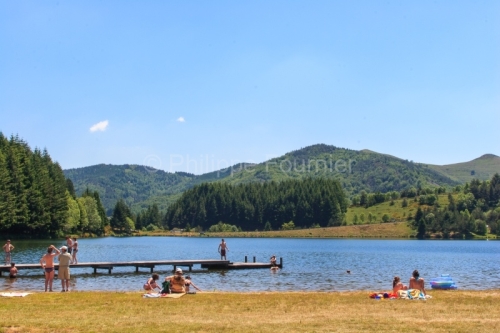 IMG_10755_BAIGNADE AU LAC DE SAINT MARTIAL ARDECHE 07