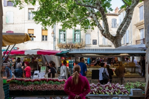 IMG_18055136_GARD (30)  UZES PLACES AUX HERBES JOUR DE MARCHé R
