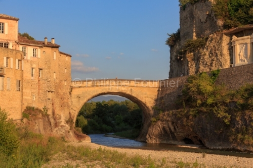IMG_18060980_Vaucluse (84)  Vaison La Romaine Pont Romain La Riv