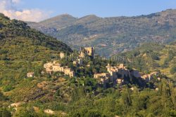 IMG_18071374_DROME (26)  MONTBRUN LES BAINS VILLAGE PARC NATUREL