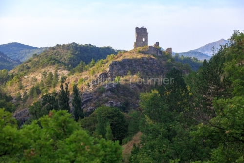 IMG_18094560_drome (26)  pontaix vallée de la drôme ruines du