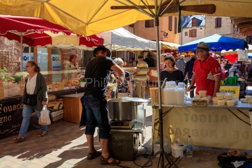 IMG_19076684_LOZèRE (48) LA CANOURGUE JOUR DE MARCHé RUE MAILL