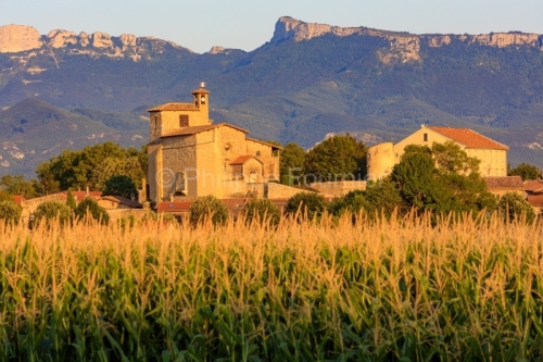 IMG_1908261604_drôme (26) alixan village circulaire champ de ma