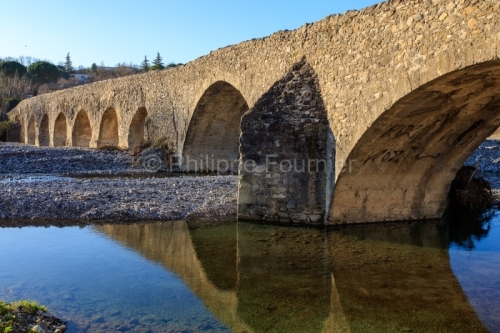 IMG_1901111052_Ardèche (07) Viviers Patrimoine Pont romain, la