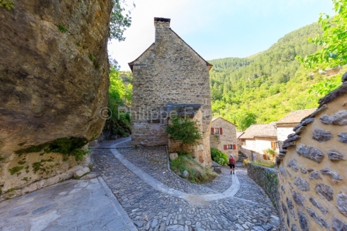 IMG_1906241220_Lozère (48)  Castelbouc Gorges du Tarn le villag