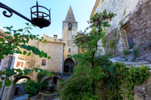 IMG_1907092697_Vaucluse (84)  Crestet Villages perchés fontaine