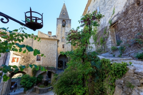 IMG_1907092700_Vaucluse (84)  Crestet Villages perchés fontaine