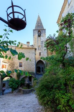 IMG_1907092703_Vaucluse (84)  Crestet Villages perchés fontaine
