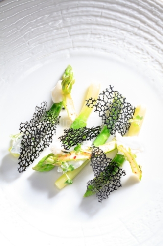 IMG_16010397_DROME (26) GRIGNAN ASPERGES VERTES EN JEU DE TEXTUR