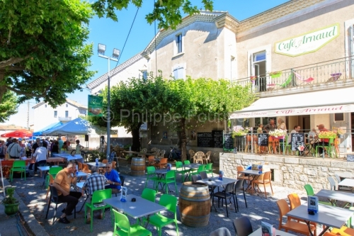 IMG_16065003_Ardèche (07) Ruoms Jour de Marché, terrasse du ca