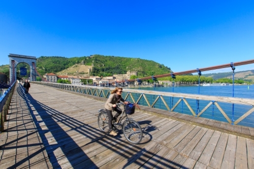 IMG_15045763_Ardeche (07) tournon sur rhone passerelle marc segu