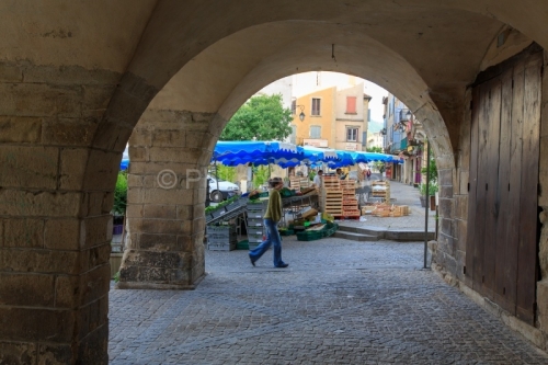 IMG_14064010_ARDECHE (07) LES VANS JOUR DE MARCHé MAISON à ARC