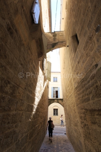IMG_14077093_gard (30) uzes passage georges gourbeyre place aux