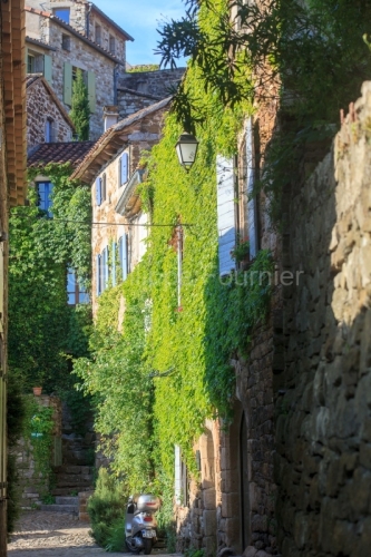 IMG_13061140_ARDECHE (07) NAVES VILLAGE DE CARACTERE RUELLE ET F