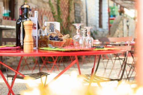 IMG_160911028_TERRASSE DU BEC FIGUE BISTROT DE PAYS LABEAUME ARD