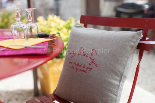 IMG_160911038_TERRASSE DU BEC FIGUE BISTROT DE PAYS LABEAUME ARD