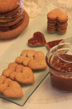 IMG_94160_PETIT SABLE PETIT CŒUR AU PRALIN DE CHATAIGNES 
LA C