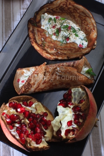 IMG_94834_ARDECHE (07) AUBENAS CREPE AU FROMAGE BLANC ET GRENADE