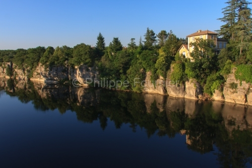 IMG_51920_BERGE DE LA RIVIERE ARDECHE QUARTIER ANCIENNE BRASSERI