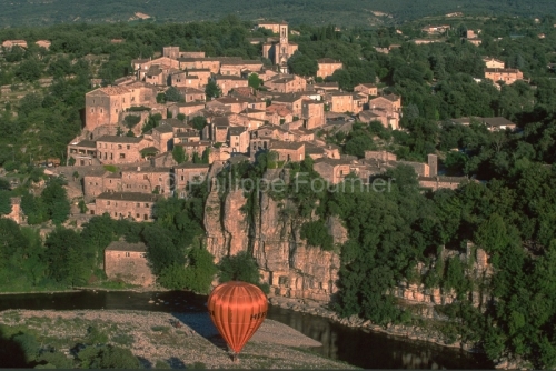 078889_MONTGOLFIERE A BALAZUC ARDECHE 07