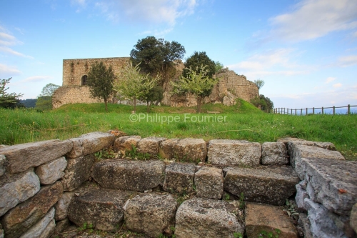 IMG_13046532_RUINES DU CHATEAU BANNE VILLAGE DE CARACTERE ARDECH