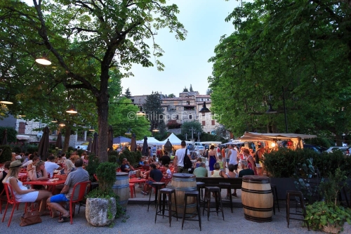 IMG_15070137_Marche-Createur Villes-et-Villages Banne Ardeche