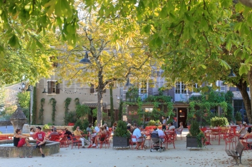 IMG_220811007_ARDECHE (07)  BANNE VILLAGE DE CARACTERE TERRASSE