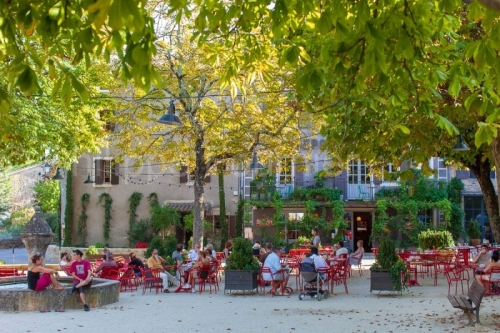 IMG_220811008_ARDECHE (07)  BANNE VILLAGE DE CARACTERE TERRASSE