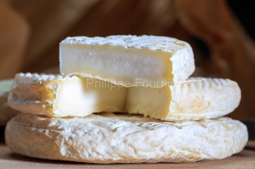 Ardèche (07) Préaux caillé doux de St. Félicien, culinaire, prêt à déguster.  //France. Ardèche (07) Preaux soft curd from St. Félicien, culinary, ready to taste.