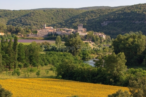 IMG_30619_GARD (30) MONTCLUS LES PLUS BEAUX VILLAGE DE FRANCE LE